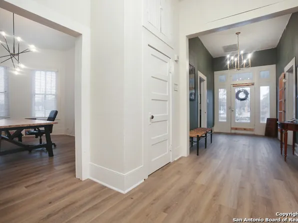 1824 Martin Luther King Dr, San Antonio, TX 78203