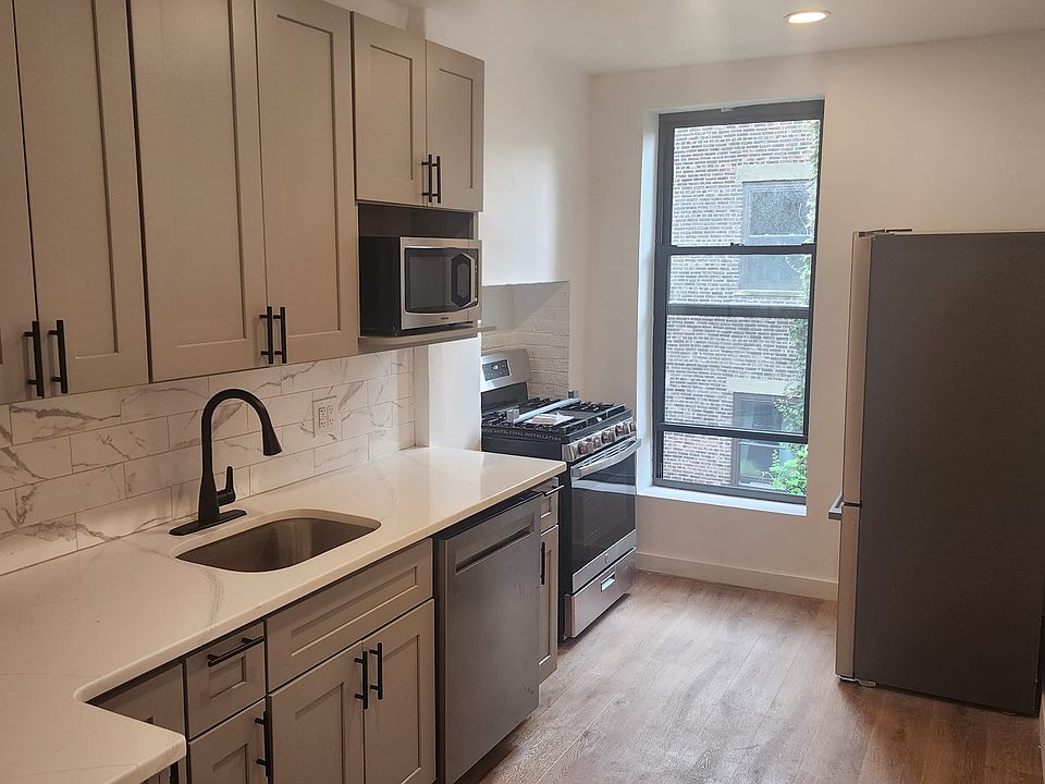1st image of 360 Lafayette Ave APT 3