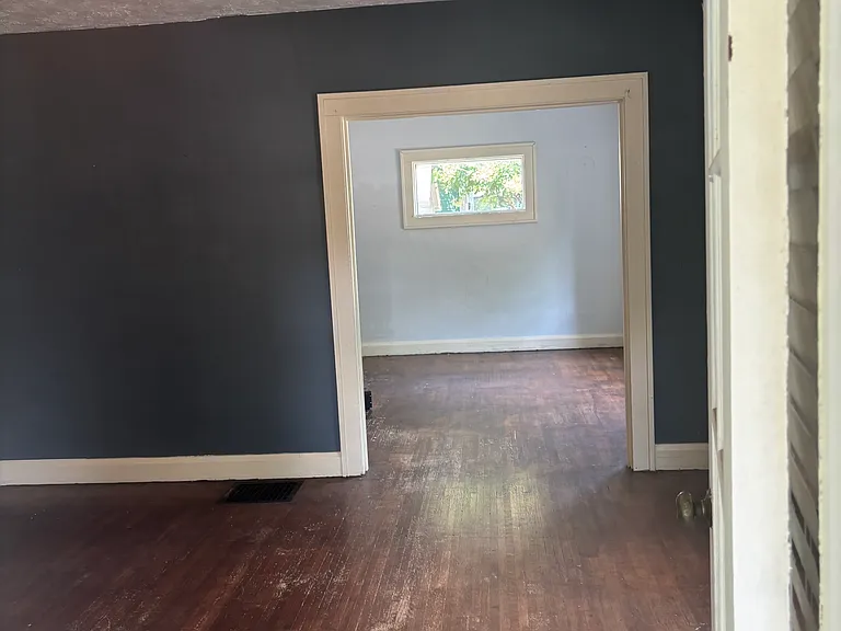 1240 N Temple Ave — Photo 8