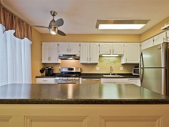 5th image of 26 Willowood Lane #26