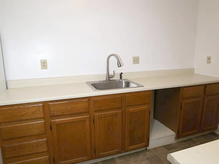 25 Laval Street Apartments — Photo 58