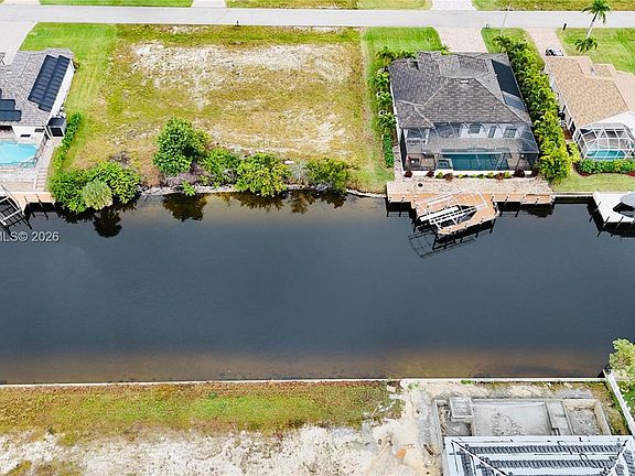 3rd image of 718 NW 38th Pl