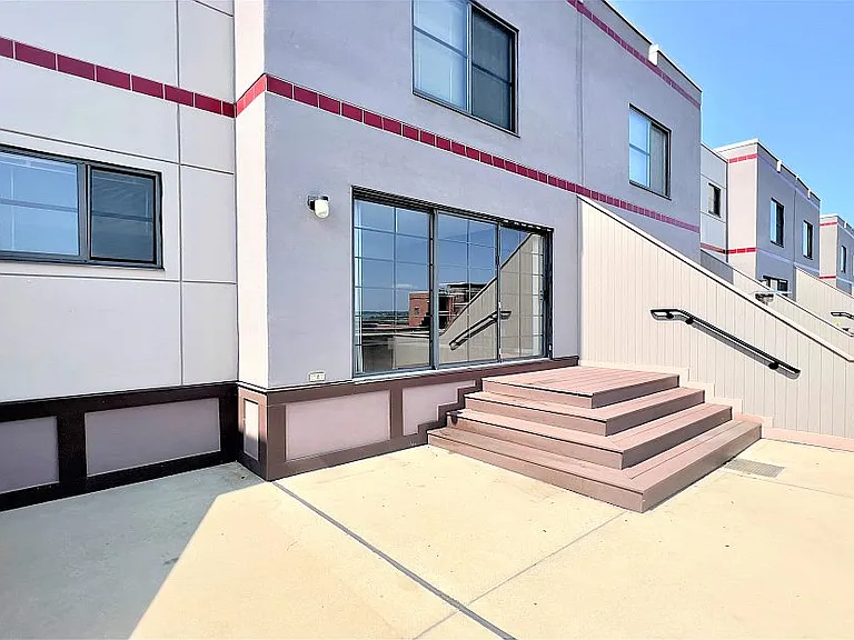 River Place Luxury Apartments — Photo 29