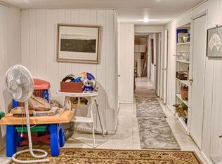 14 Cherry Ln E, Syosset, NY 11791