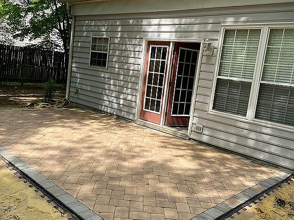 3rd image of 207 Holmes Blvd