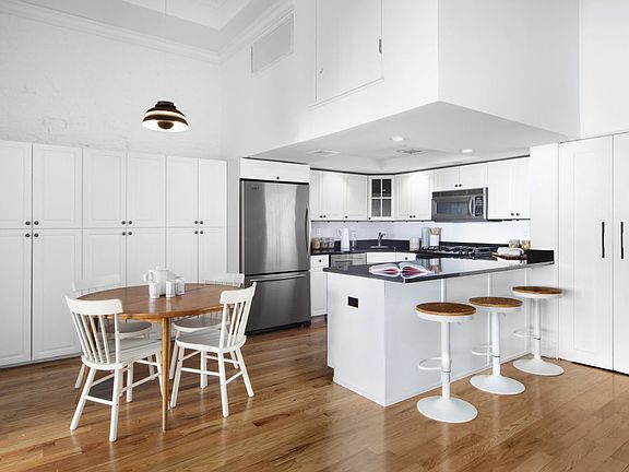 2nd image of 25 Murray St APT 2G