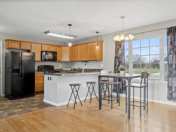 4th image of 318 Wilson Dr