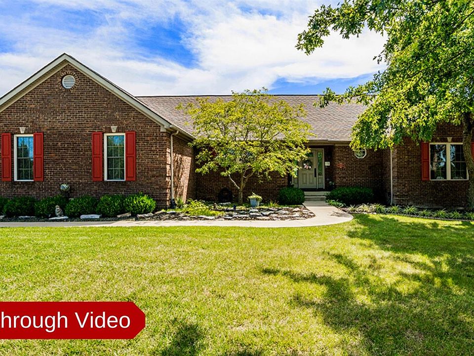 1st image of 300 Carriage Hill Ct