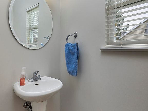 2nd image of 4517 Bridlewood Dr