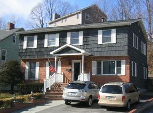 49 Mill Pond Rd, Port Washington, NY 11050