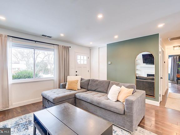 2nd image of 6363 Verde Ct