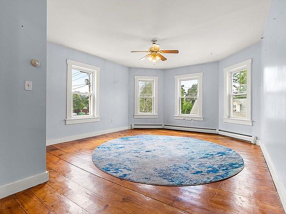 4th image of 381 Nashua St #B