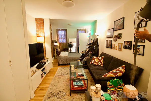 Rented by Compass | media 12