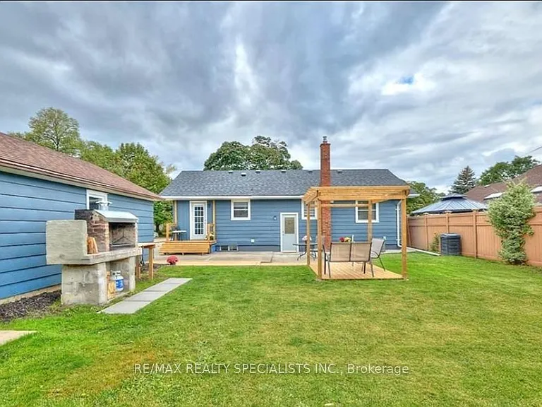6 Gormley Cres #LOWER — Photo 10
