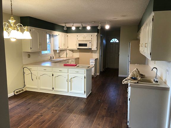 5th image of 9806 Betsy Ross Ln
