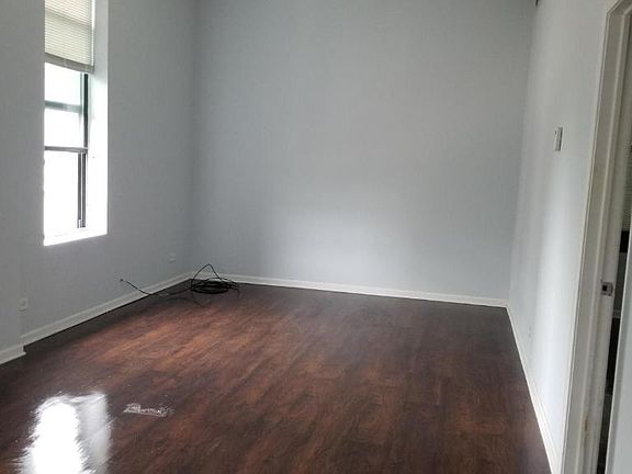 2nd image of 2409 S Hoyne Ave #202