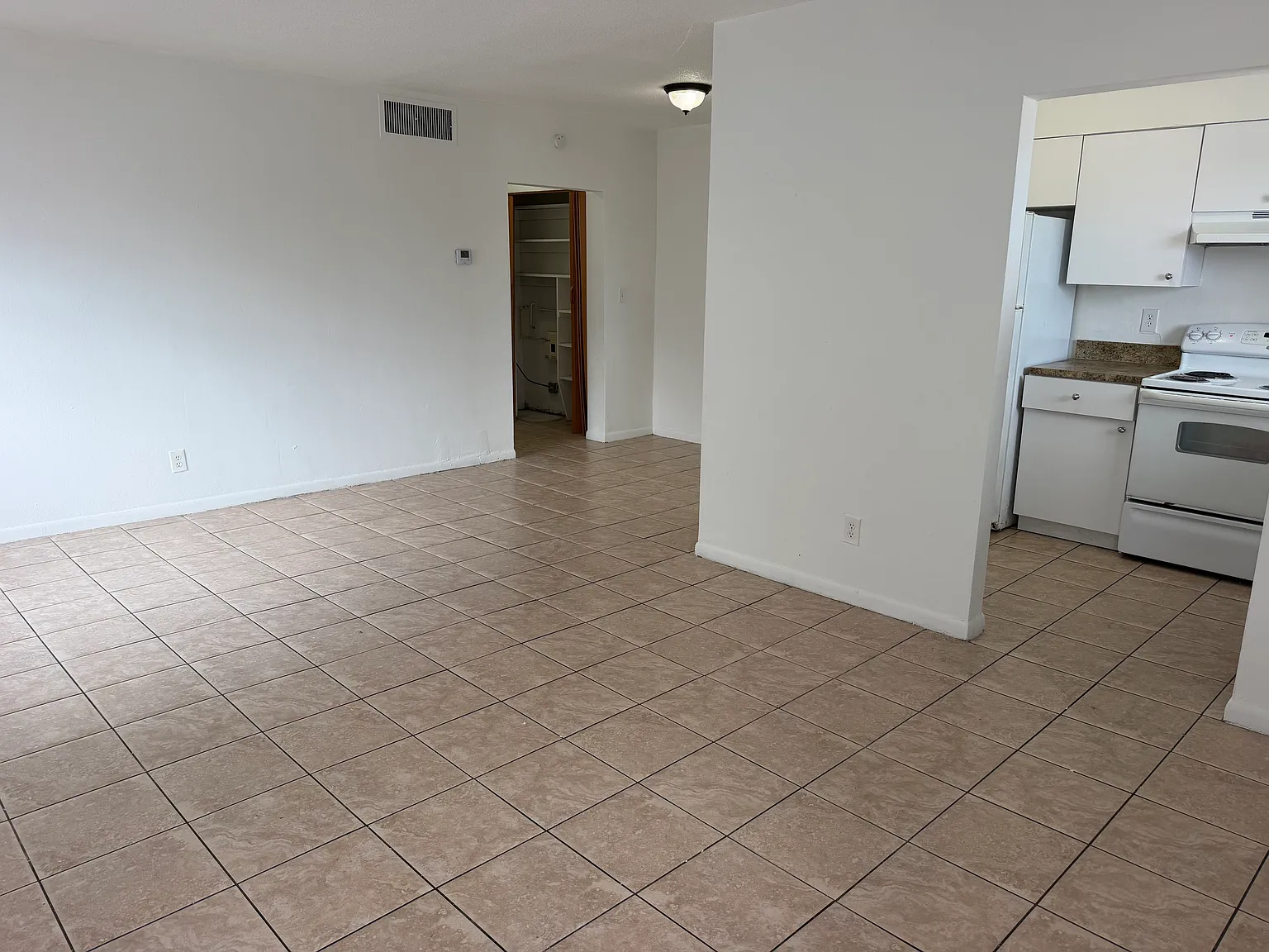3701 SW 59th Terrace — Photo 4