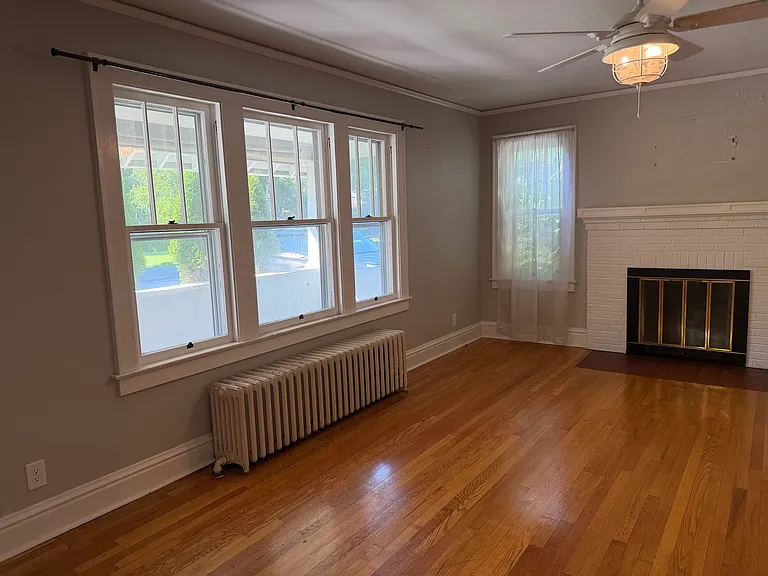 511 Court St S — Photo 3