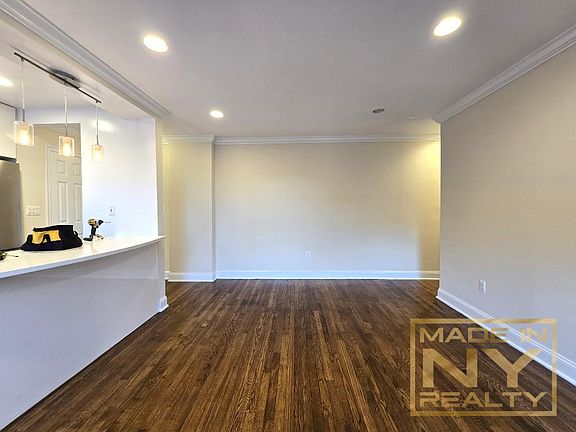 5th image of 5101 39th Ave APT W45