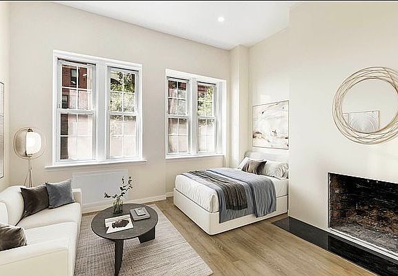 3rd image of 135 W 95th St #1F