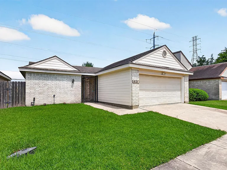 4131 Baynard Dr — Photo 2