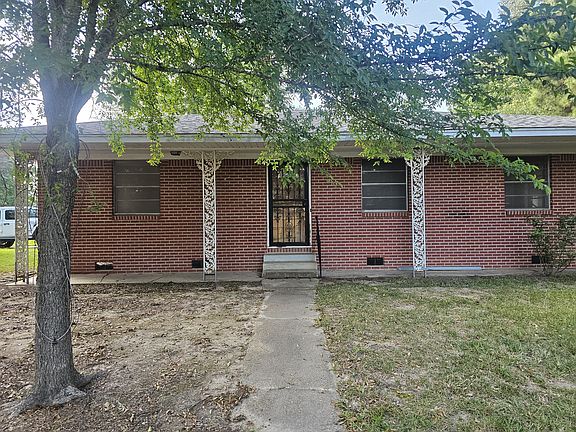 2nd image of 114 Fairlane Dr