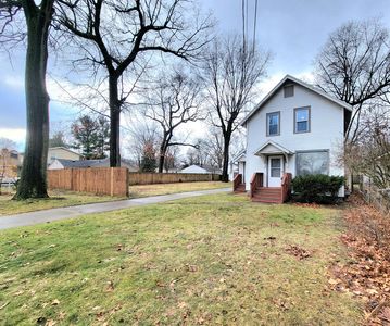 1745 Willis Ave NW, Grand Rapids, MI, 49504