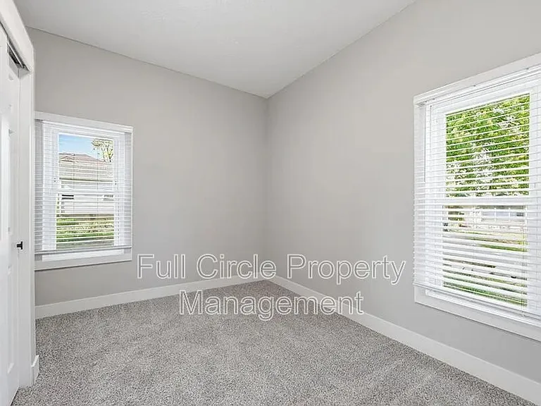 504 Harris St — Photo 16
