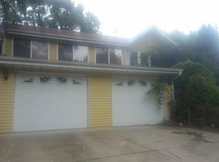 11 N Oak Park Ave, Colfax, IA 50054