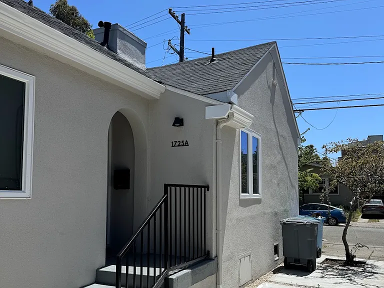 1725 Berkeley Way — Photo 13