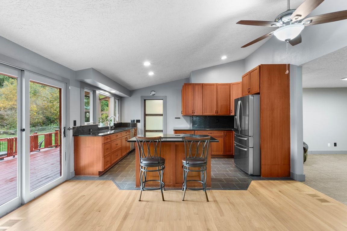 next background image