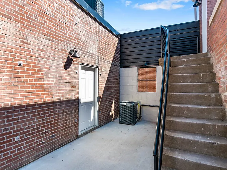 622 Broadway St #6 — Photo 4