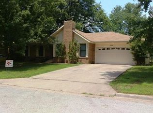 1305 E Carleton St, Springfield, MO 65804