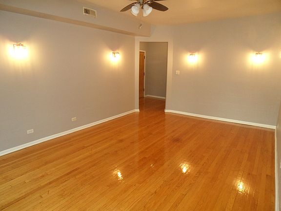 2nd image of 6823 N Ashland Blvd #3