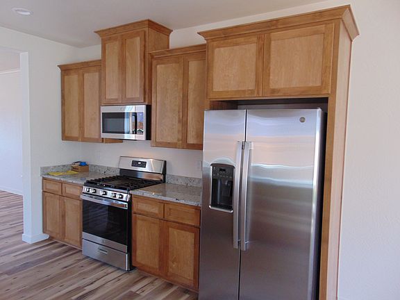 4th image of 716 Dahl Pl