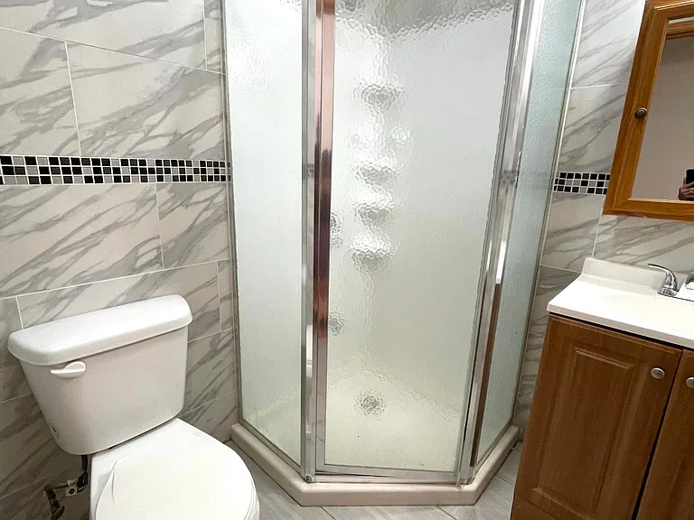 916 Green St #1 — Photo 13