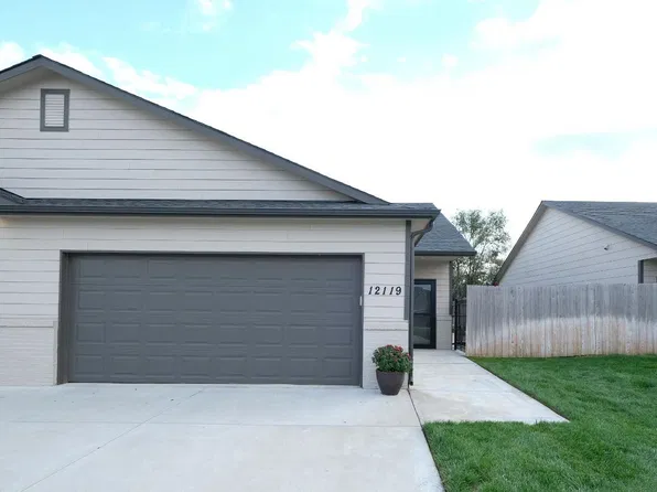 12119 W Shadow Lakes Ct, Wichita, KS 67205