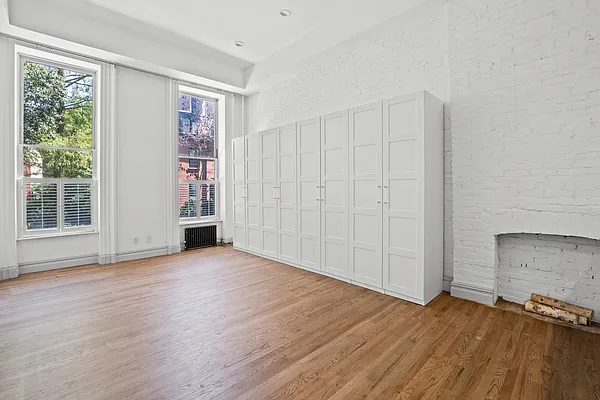 Rented by Keller Williams NYC | media 18