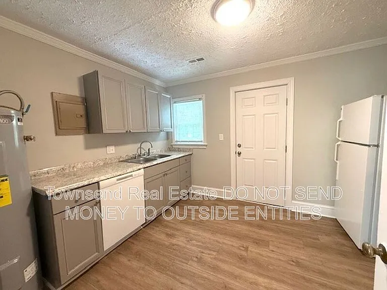 217-4 N Virginia Ave — Photo 2