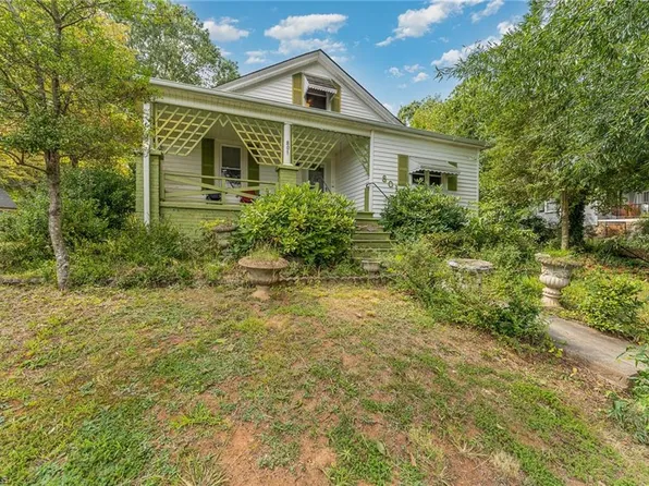 801 Circle Dr, Eden, NC 27288