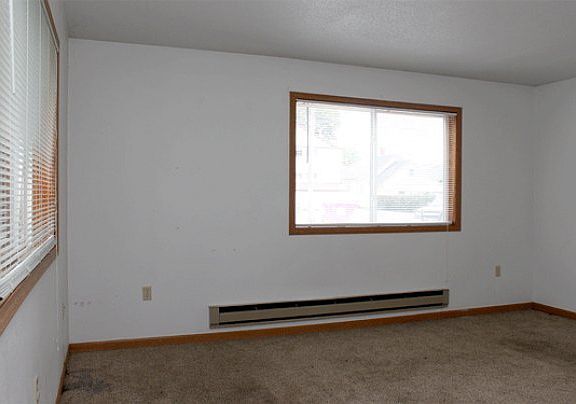 4th image of 916 6th St S #10902767