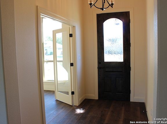 5th image of 247 River Park Dr