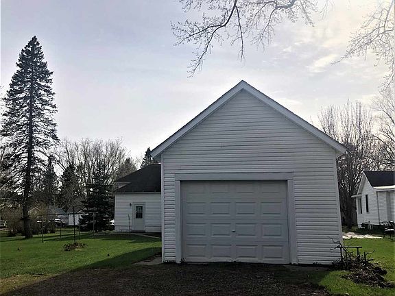 3rd image of 134 N Washington Ave