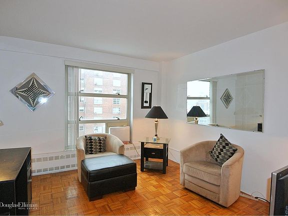 5th image of 80 La Salle St APT 18G