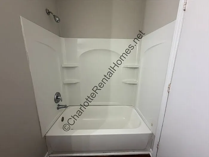 1619 Teddington Dr — Photo 6