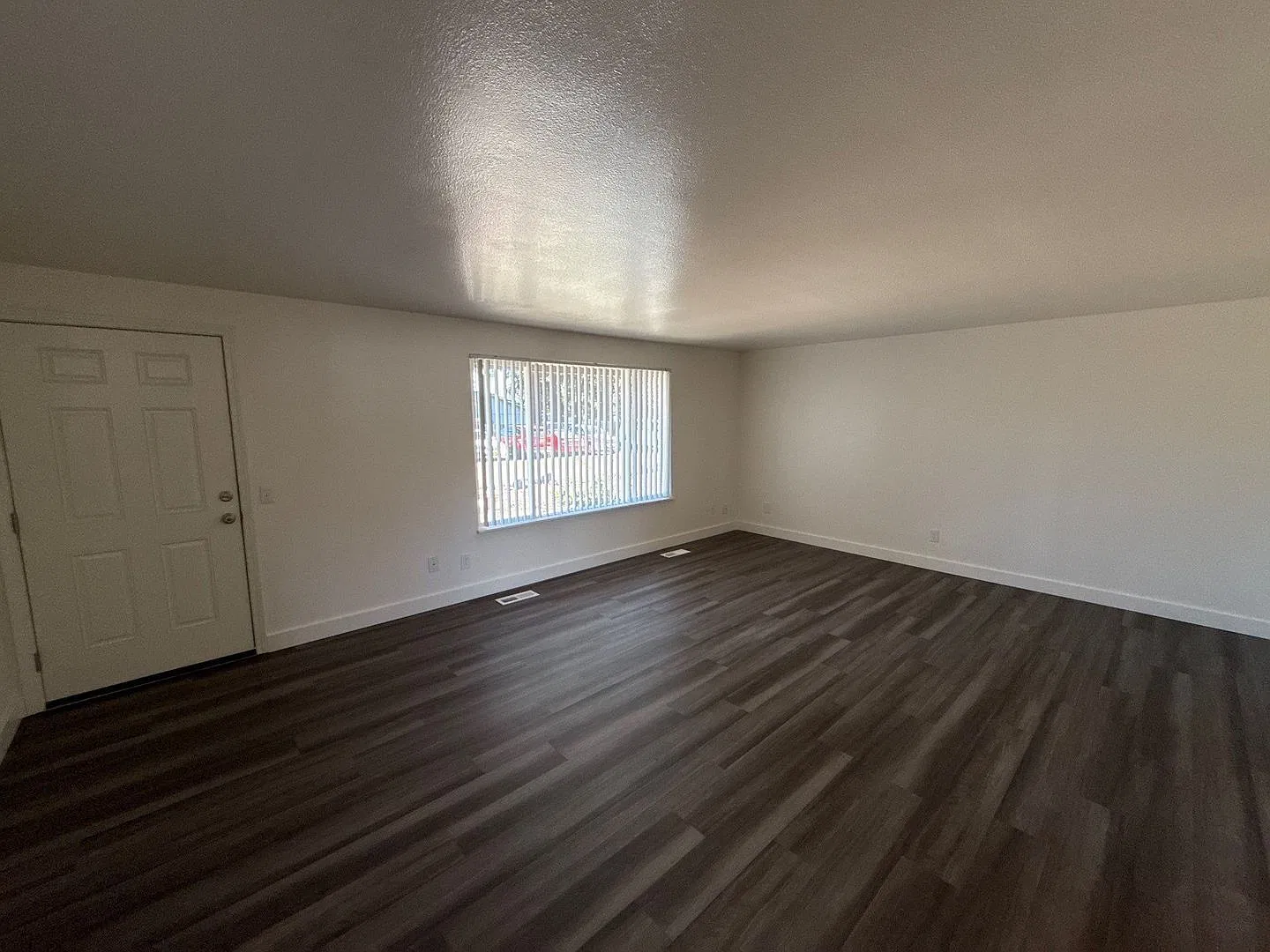 4 bed, 1.5 bath, 1200 sqft, $1,795 — Photo 2