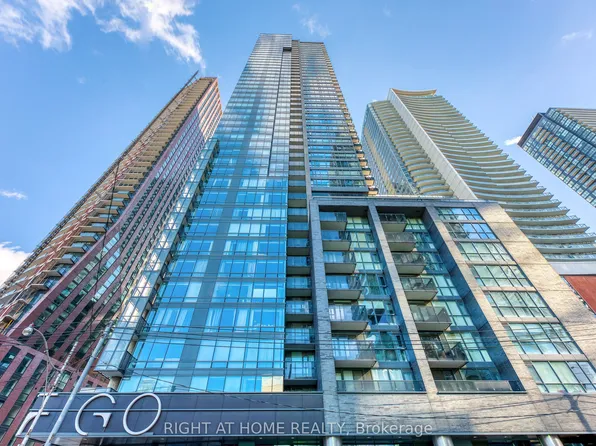 295 Adelaide St W #314, Toronto, ON M5V 0L4