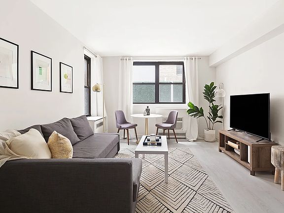 3rd image of 305 E 72nd St #2A