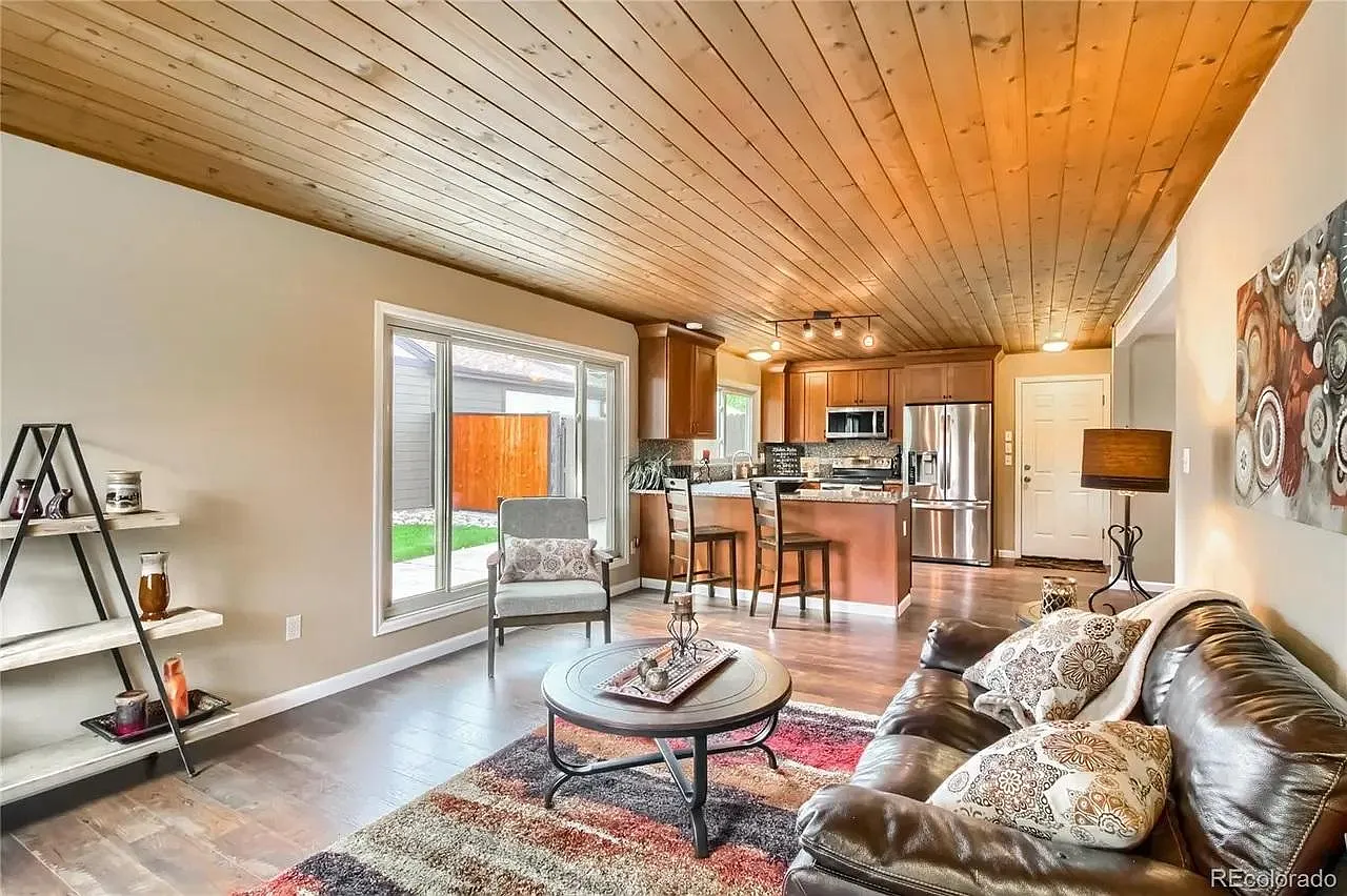 2 bed, 1094 sqft, $3,000 — Photo 3