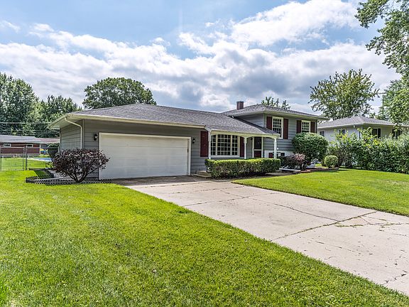 2nd image of 30W177 Allister Ln